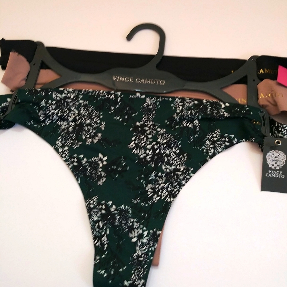 Vince Camuto No Show Thong Size S